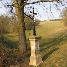 Kříž u polní cesty v jihovýchodní části Zbýšova