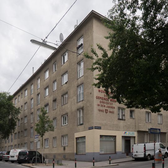 Gemeindebau Alliogasse 21