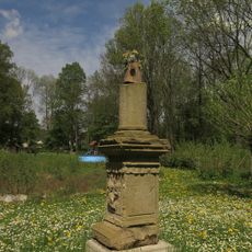 Sloup se sochou Panny Marie