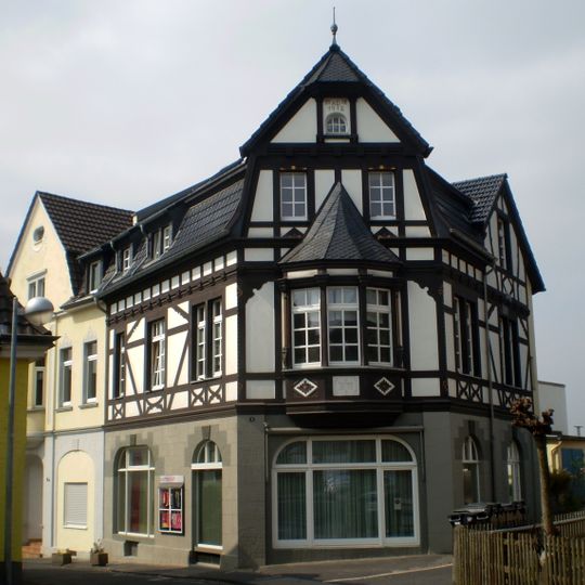 Karl-Broel-Straße 4