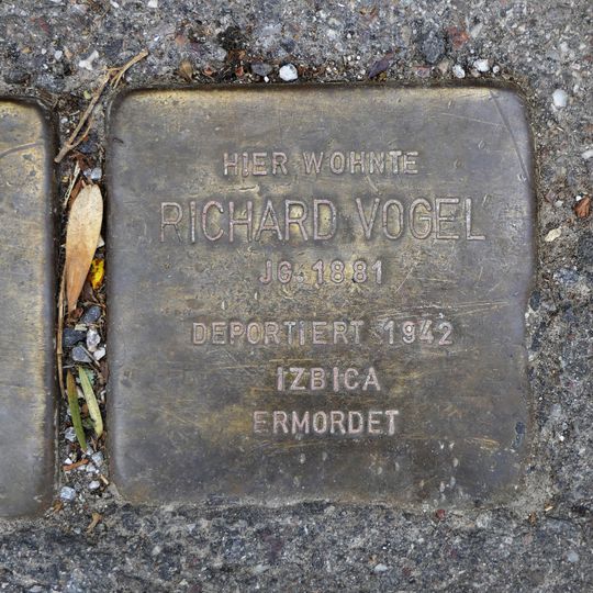 Stolperstein en memoria de Richard Vogel