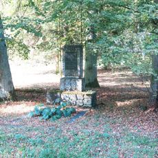 Pomník osvobození na návsi v Rochově