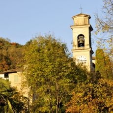 Chiesa parrocchiale dei Santi Biagio e Macario con casa parrocchiale