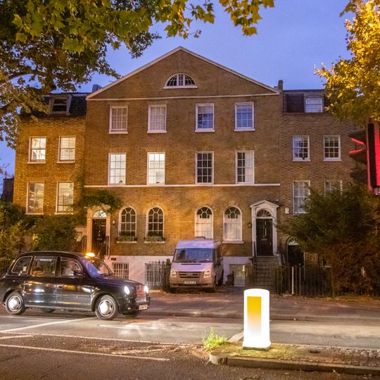 324A And 326, Kennington Road Se11