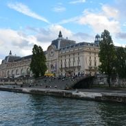 Places in Paris that lets your dog be a tourist