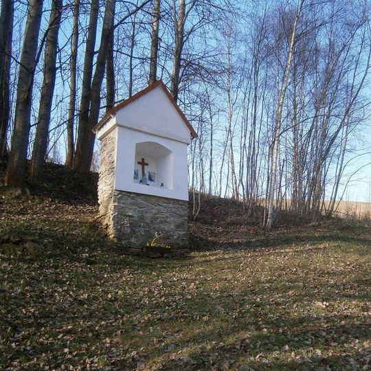 Kaplička v Labi u Jindřichova vedle pěšiny