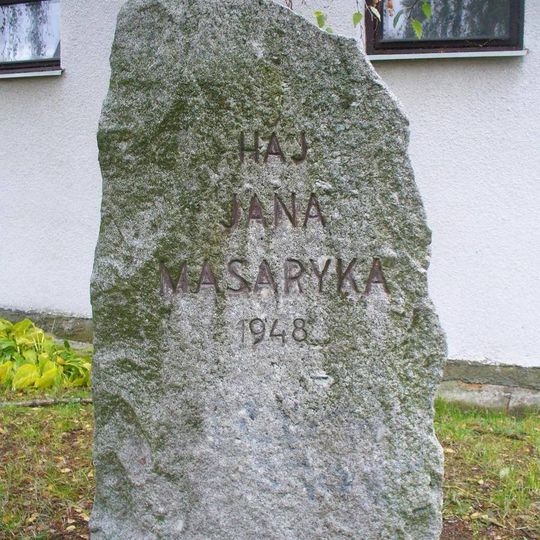 Pomník Jana Masaryka u hasičského muzea v Novém Oldřichově