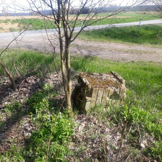 Kříž jižně od Ratibořských Hor