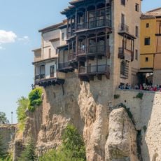Hanging Houses