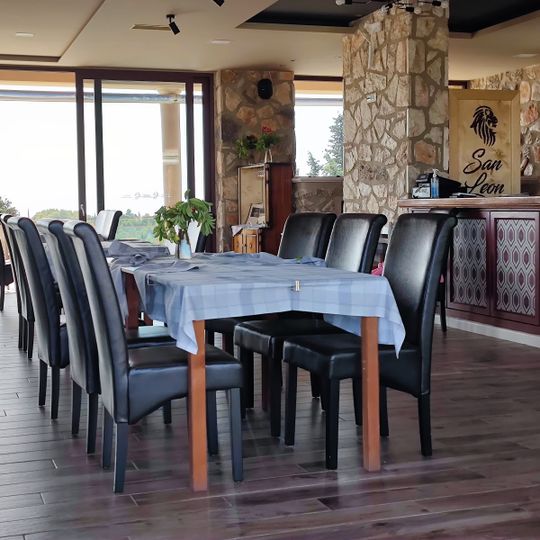 San Leon Tavern Restaurant