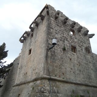 Cerineo Castle in Škrip