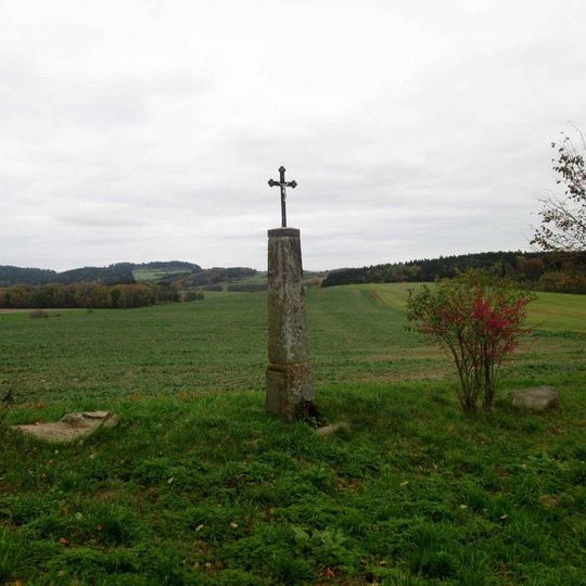 Kříž východně od Oselců