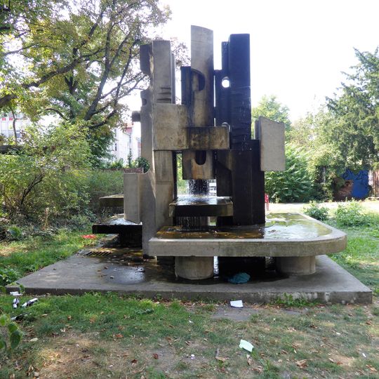 Brunnenplastik in Alt-Tempelhof