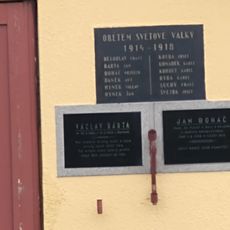 Pomník padlým ve Dvorcích