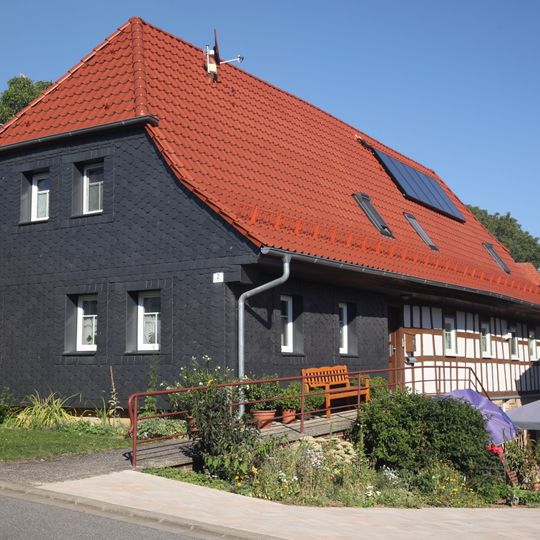 Halbwalmdachhaus