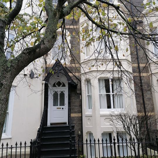 No.19 Queen's Terrace, Queen's Road