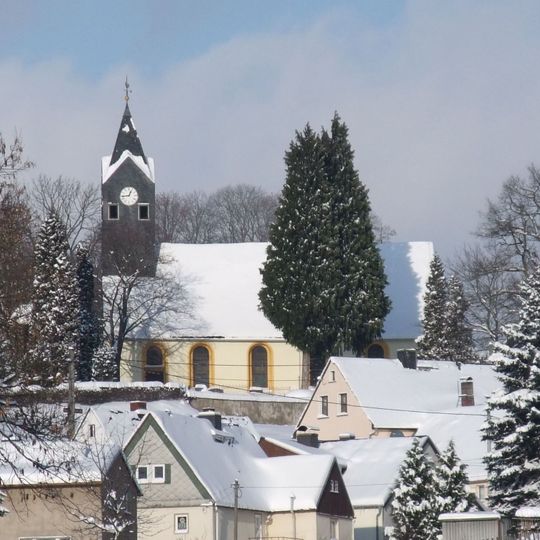 Einzeldenkmale der Sachgesamtheit Dorfkirche und Kirchhof Hallbach: Kirche , Kirchhofseinfriedung, Leichenhalle, Grabmale und zwei Kriegerdenkmale für die Gefallenen des 1. Weltkrieges und für die Gefallenen des 2. Weltkrieges (sie
