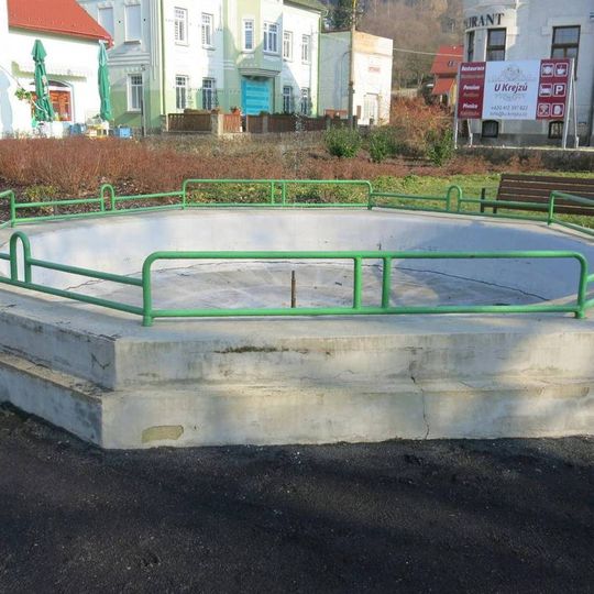 Kašna v parku v Sadové ulici v Dolní Poustevně