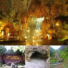 Jatijajar Cave