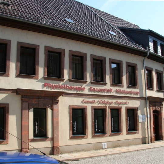 Wohnhaus in geschlossener Bebauung