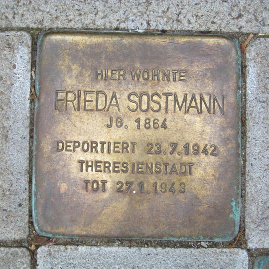 Stolperstein en memoria de Frieda Sostmann