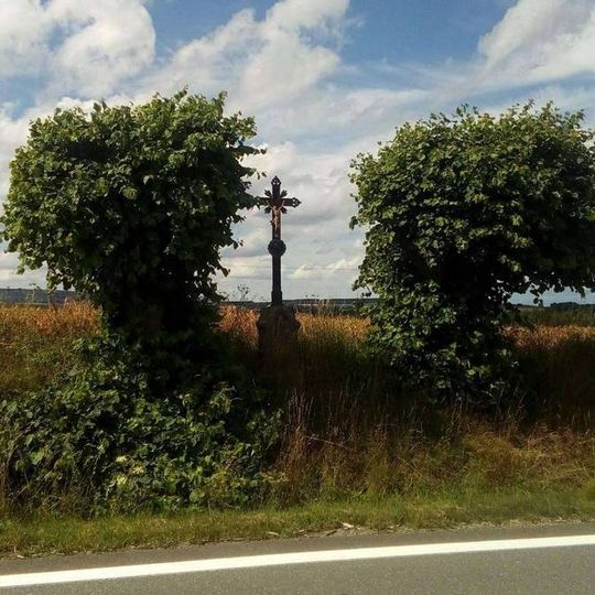 Kříž severovýchodně od Samšína