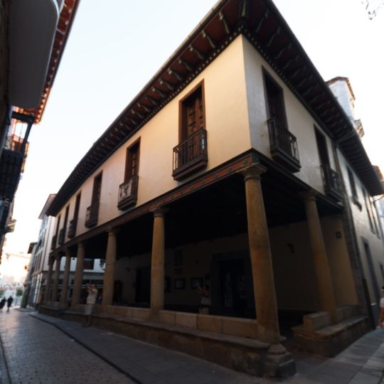 Casa consistorial y torre del reloj