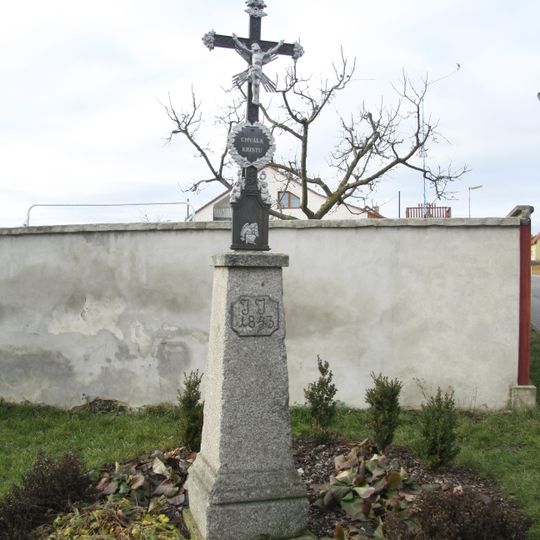 Kříž na Třebíčské ulici v Hrotovicích