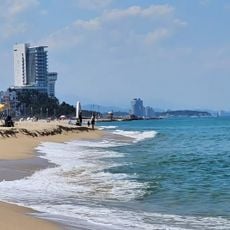 Songjeong Beach