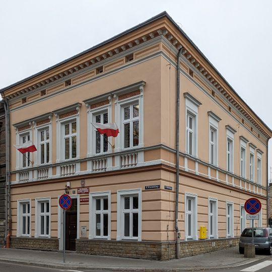 Dom, ob. Przychodnia Rejonowa