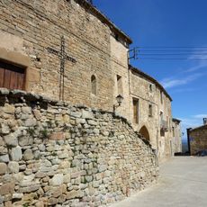 Carrer i plaça de l'Església de Pinós