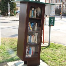 Public bookcase Mödling