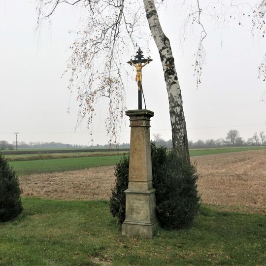 Kříž naproti domu 27 v Lánech