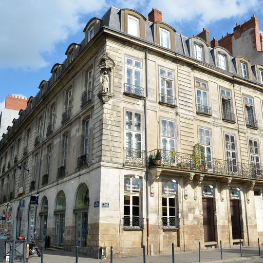 Immeuble, 1 place de la Petite-Hollande