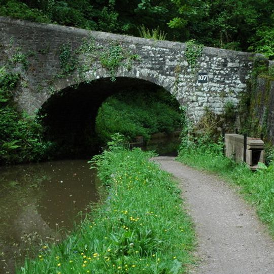 Bridge 107 over the Brecknock & Abergavenny Canal including Iron Sign