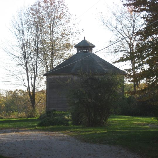 William Hill Polygonal Barn