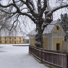Kaple u rybníka v Zeměchách