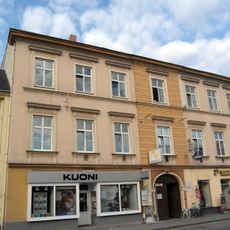 Wohn- und Geschäftshaus