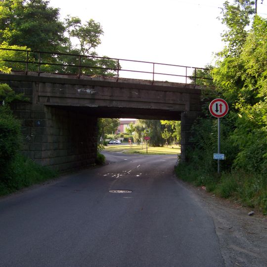 Railway bridge over Bártlova street