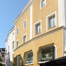 Wohn- und Geschäftshaus