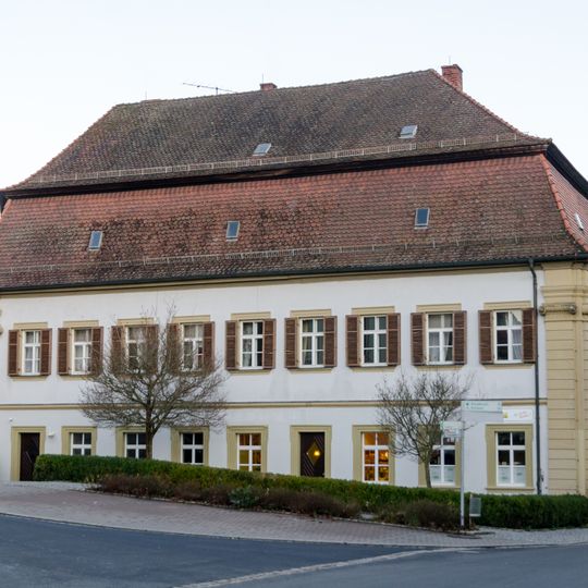 Langgestreckte nördliche Bebauung der Kloster-Vorstadt
