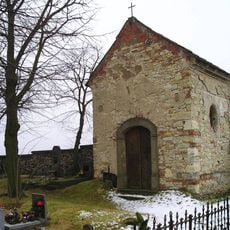 Hřbitovní kaple u kostela sv. Vavřince v Černovičkách
