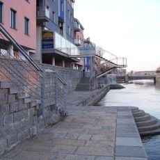 Bývalá lávka z nábřeží Otavy do fitness centra za kinem Portyč v Písku