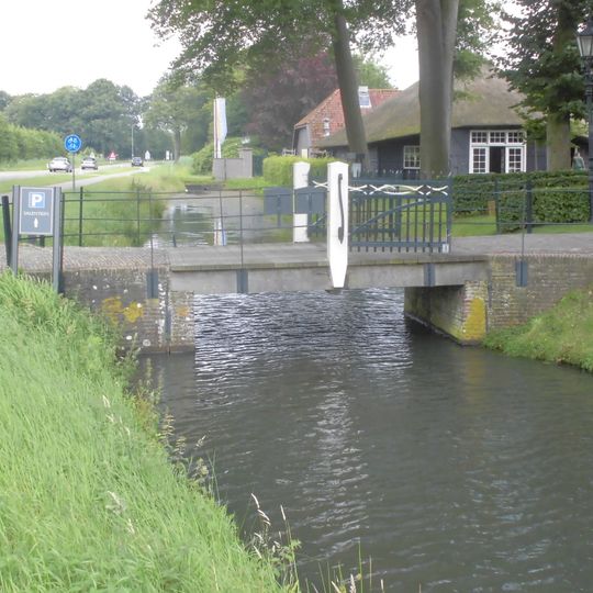 Salentein, Brug bij het koetshuis