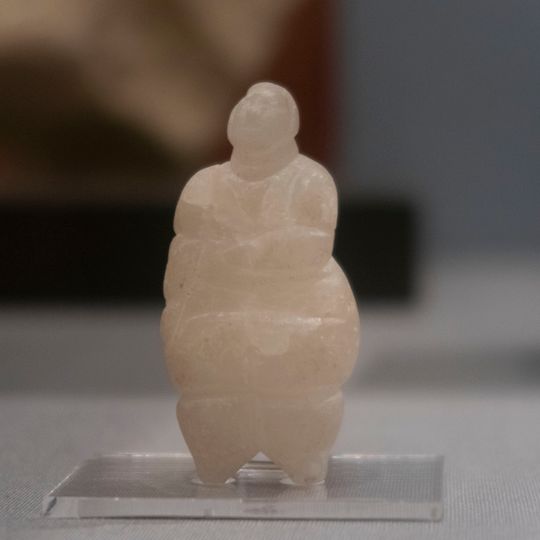 Alabaster figurine with head