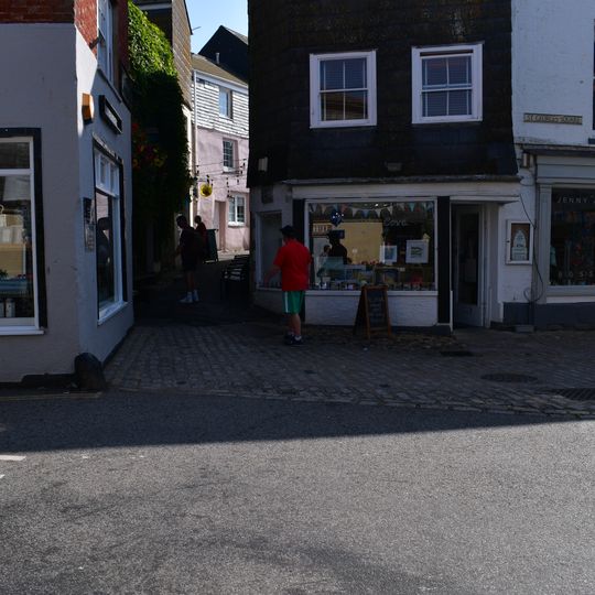 4, St George's Square