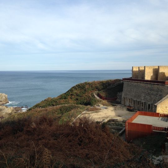 Antiguo cargadero de mineral de Mollarri - Malla Harria