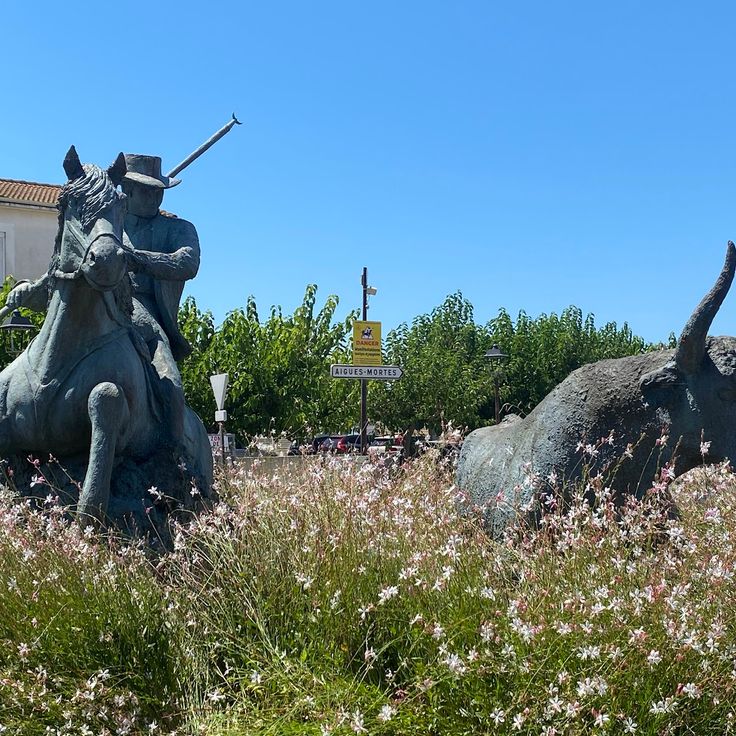 Statue of the bull and the bullfighter