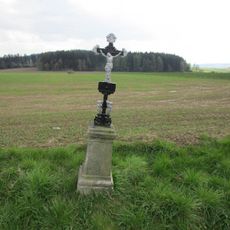 Kříž západně od Řemenova u cesty do Chválova