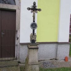 Kříž u kaple ve Ctiboři